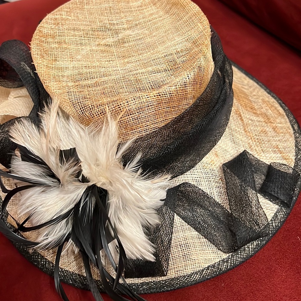 Off white and black Derby hat with feathers